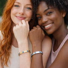 Load image into Gallery viewer, Cuff bracelet w/ eye
